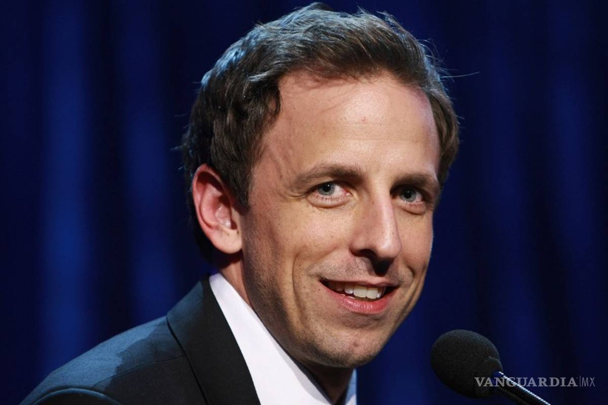 Seth Meyers critica a los medios por seguir llamando “normal” a discurso de Trump