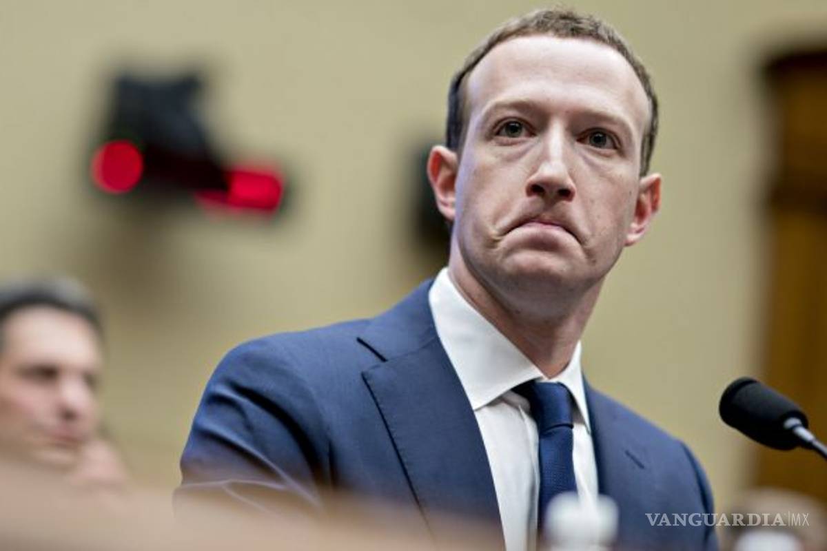Empleados de Facebook hacen paro online en protesta contra Zuckerberg
