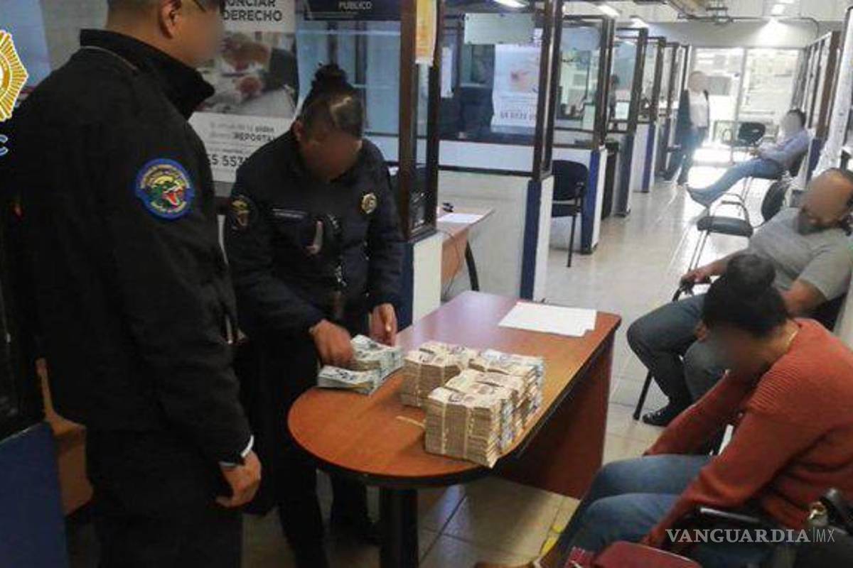 Mujer llevaba más de 5 millones de pesos en efectivo en el AICM, fue detenida