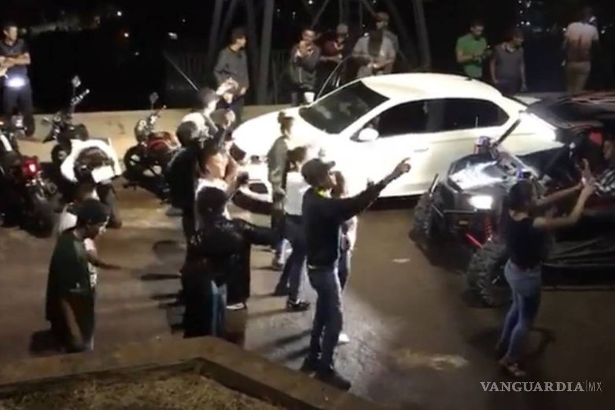 Jóvenes de Durango bailan 'Payaso de Rodeo' en Mirador y se hacen virales