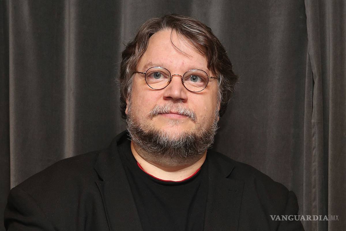 ‘No me gusta que me felicite Peña Nieto’, dice Guillermo del Toro
