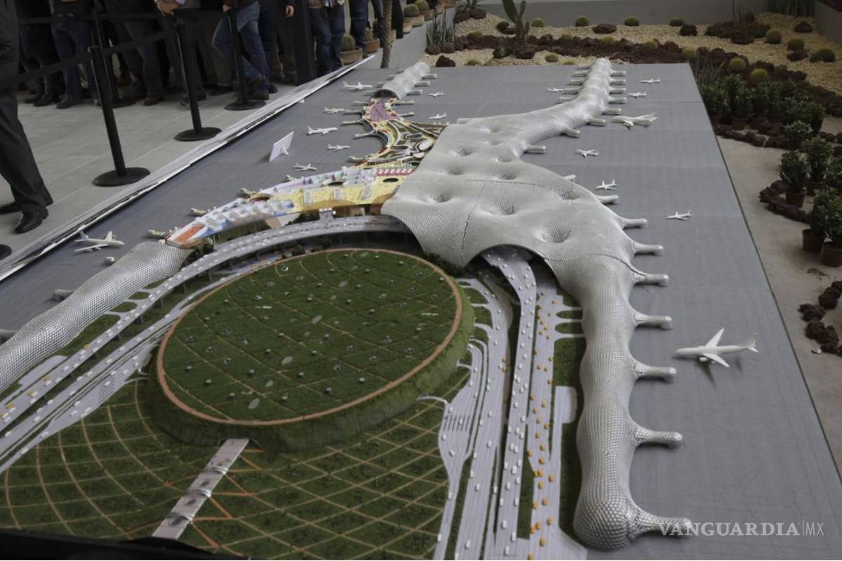 $!Vicente Fox se lanza otra vez contra AMLO: No sirve presumir austeridad cuando se tira obra pública a la basura