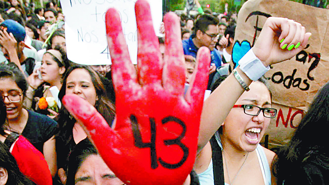 ‘Asesinaron y quemaron a más de 19 normalistas’, afirma testigo