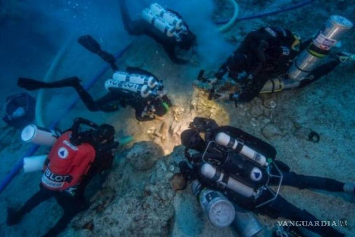 Encuentran un esqueleto de 2 mil años en restos de barco hundido