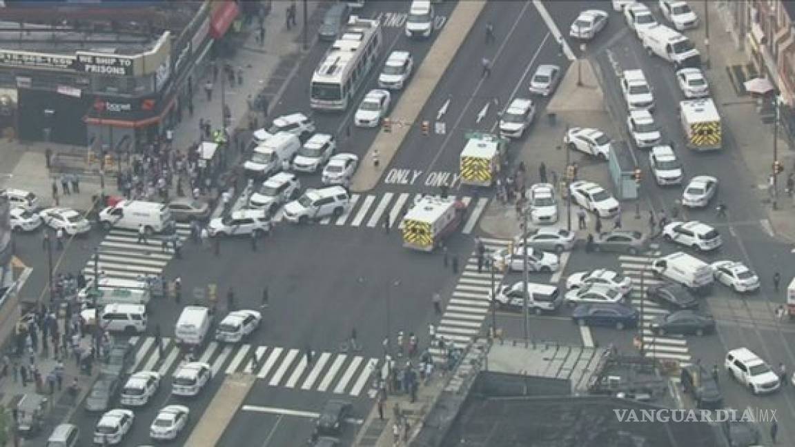 Al menos 6 policías heridos tras tiroteo en Filadelfia; atacante sigue activo