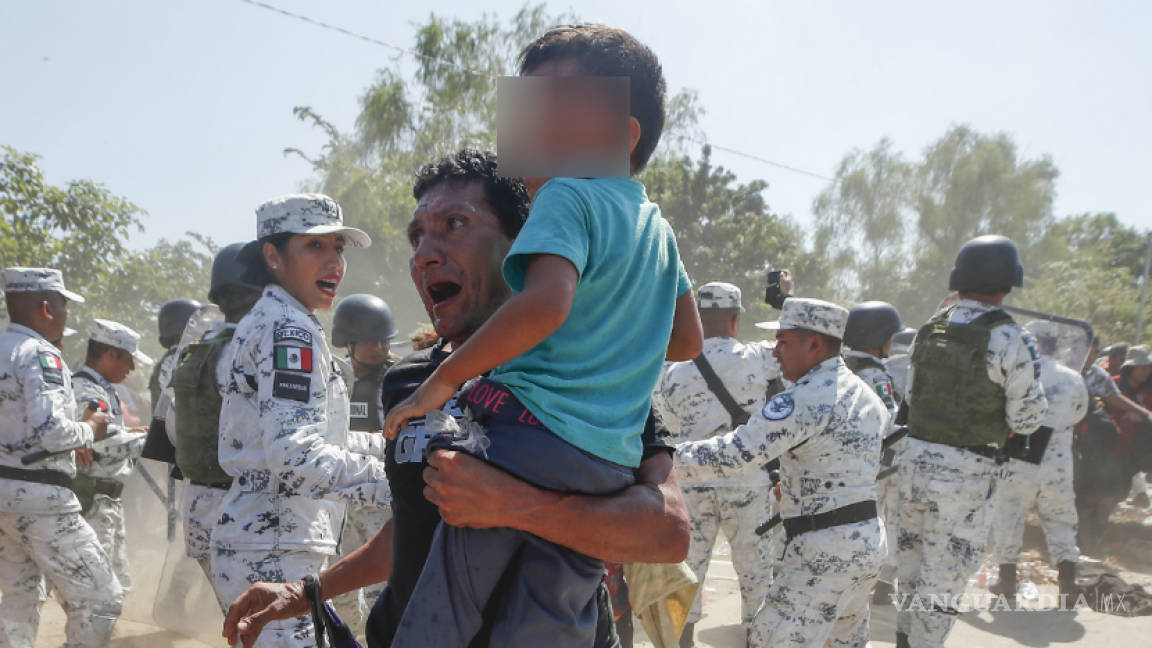 Militares en frontera sur es para cuidar a niños usados por traficantes: AMLO