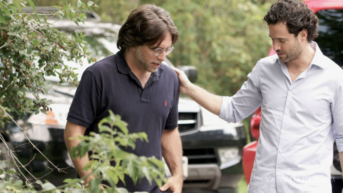 Emiliano Salinas aparece junto a Keith Raniere, fundador de Nxivm, en nuevo documental