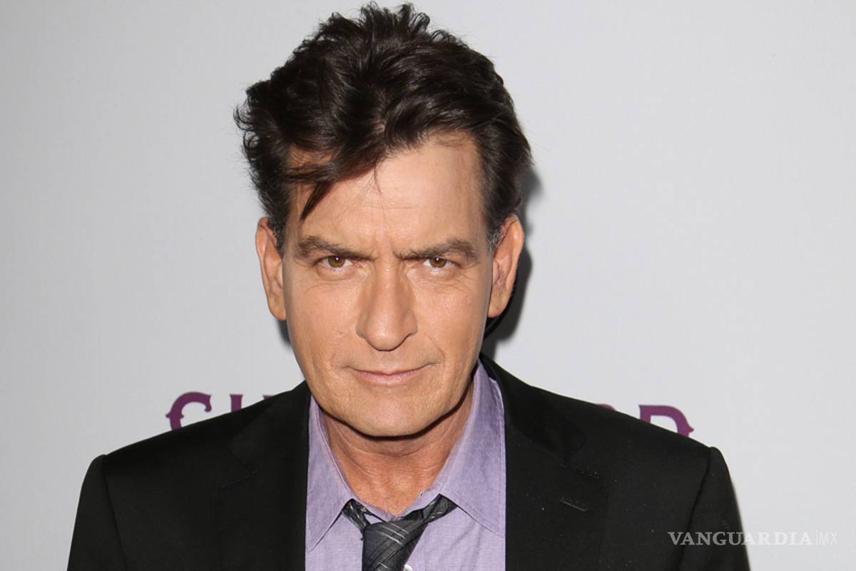 Mujer en demanda judicial de VIH 'felizmente firmó' un acuerdo de confidencialidad para salir conmigo: Charlie Sheen