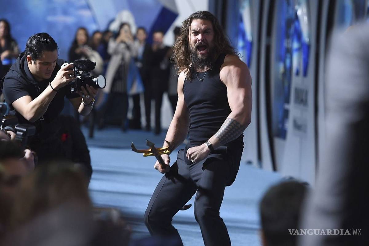 Jason Momoa triunfa con Haka en la premier de ‘Aquaman’