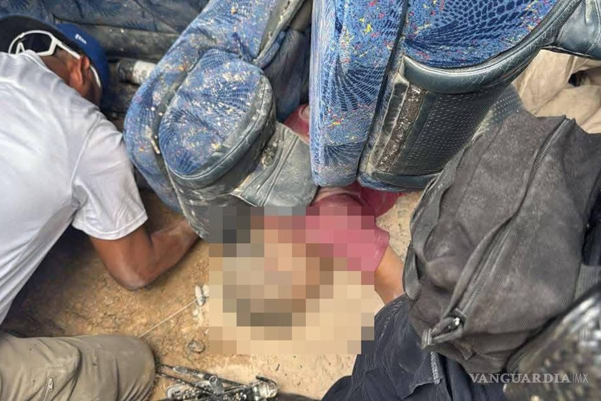 Tren embiste a autobús que se atravesó a su paso en Cuatro Ciénegas; hay 23 lesionados