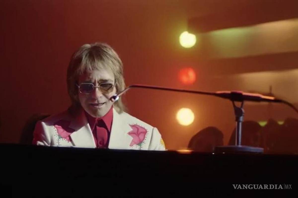 Este es el emotivo comercial de Elton John que está dando la vuelta al mundo
