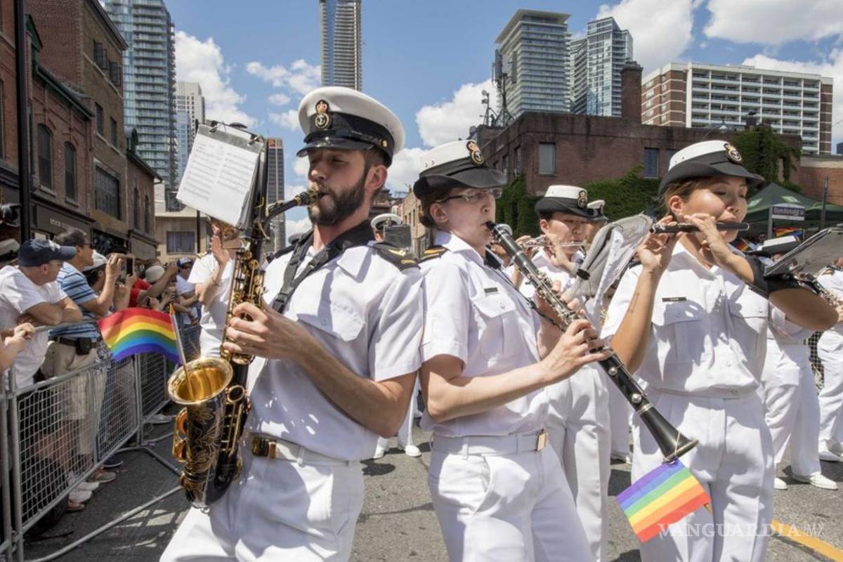 Hasta nueva orden, el Pentágono no aplicará prohibición a transexuales‘