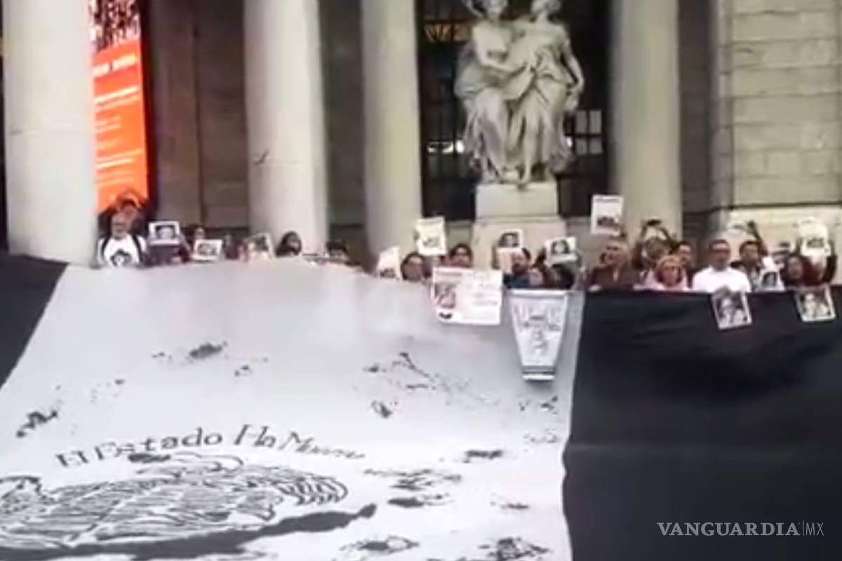 Periodistas marchan y exigen justicia para Javier Valdez, a un mes de su muerte