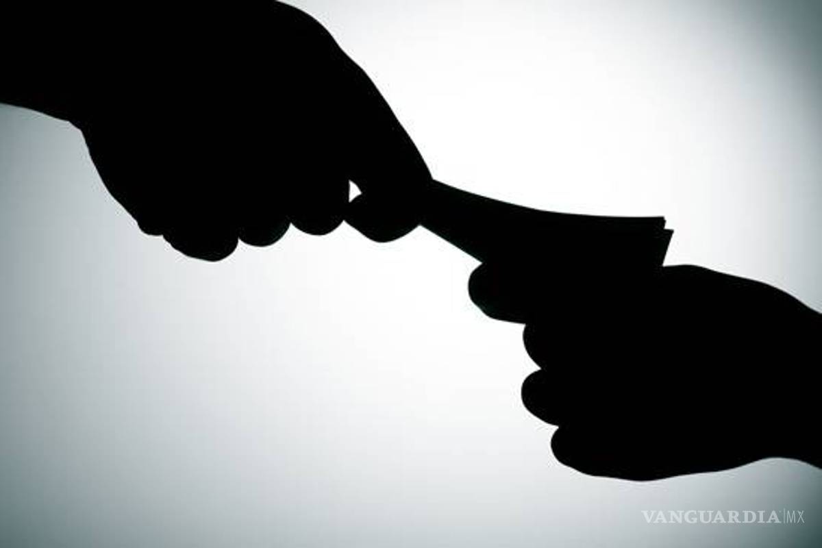 Moche de 20 millones a diputados para cambiar Ley en Nuevo León