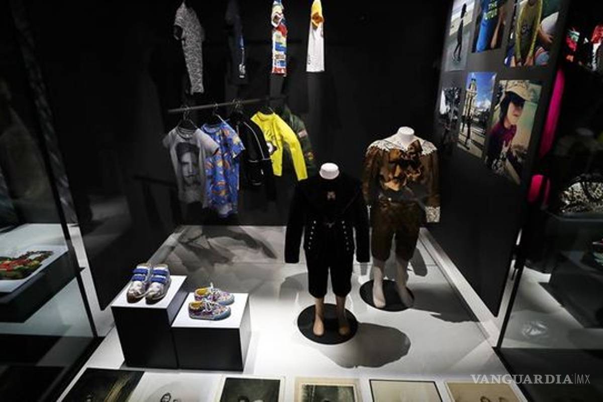 $!Kate Moss inaugura exposición en Chile junto a Daniela Vega