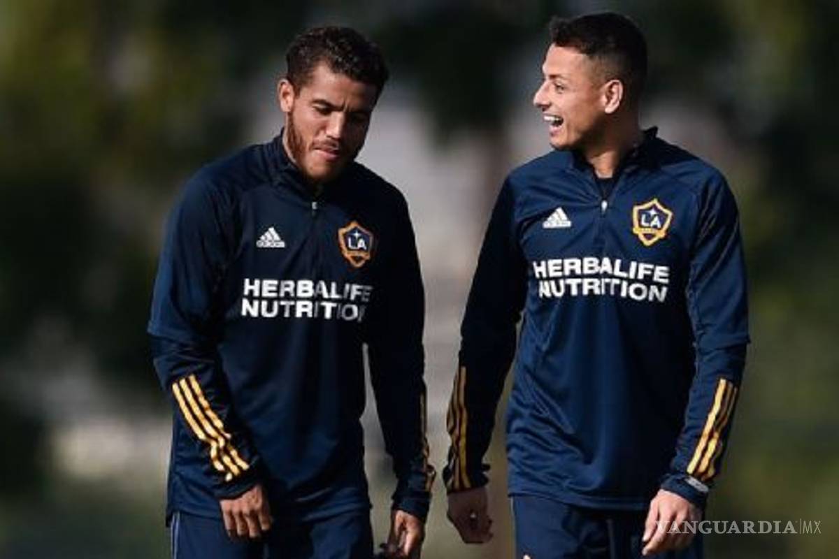 'Chicharito' se perdió un gol y Efraín Álvarez salió lesionado