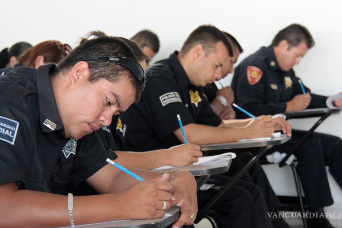 Jefes en los estados reprueban en control y confianza de PGR