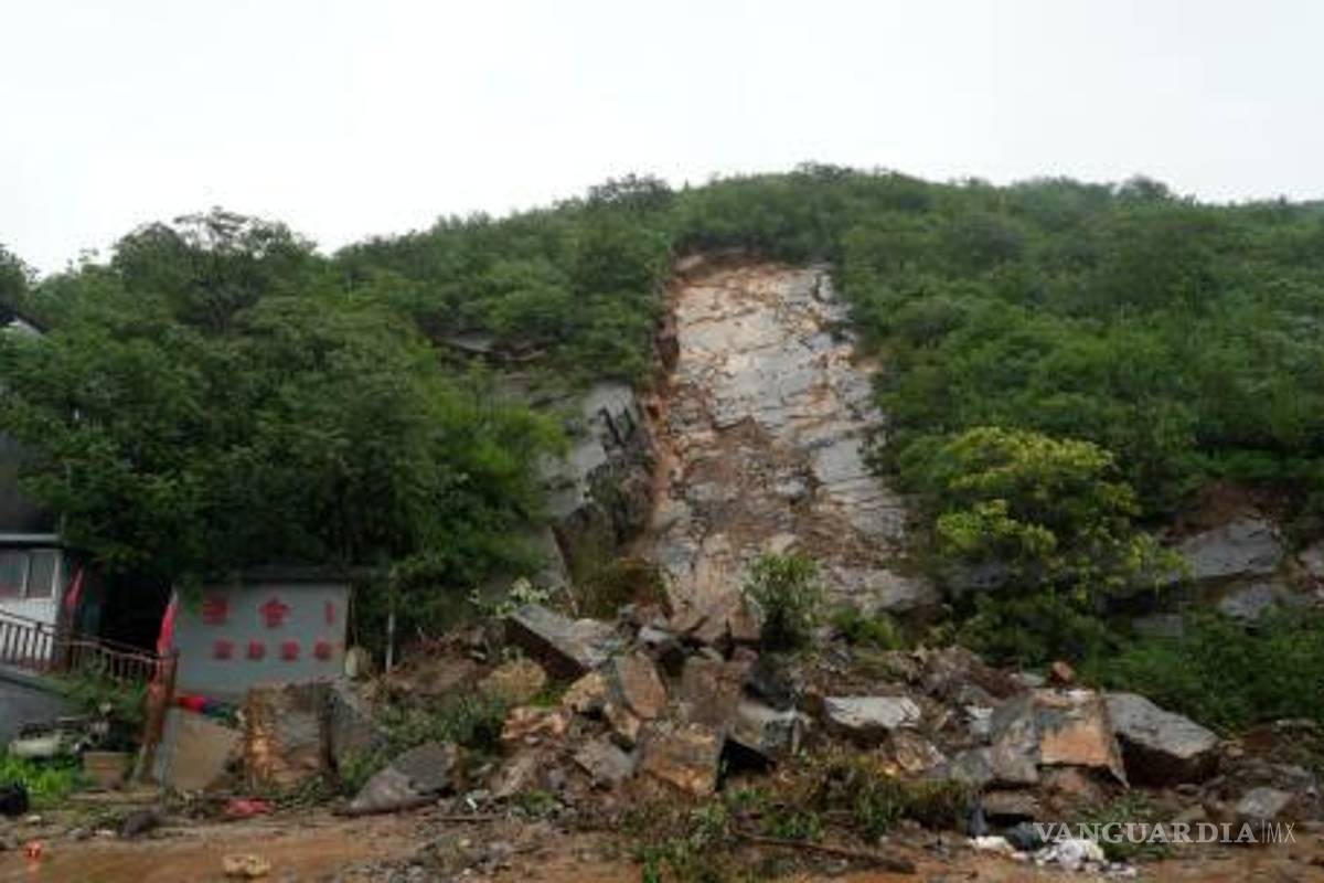 $!Ya son 21 muertos por deslizamientos de tierra en China