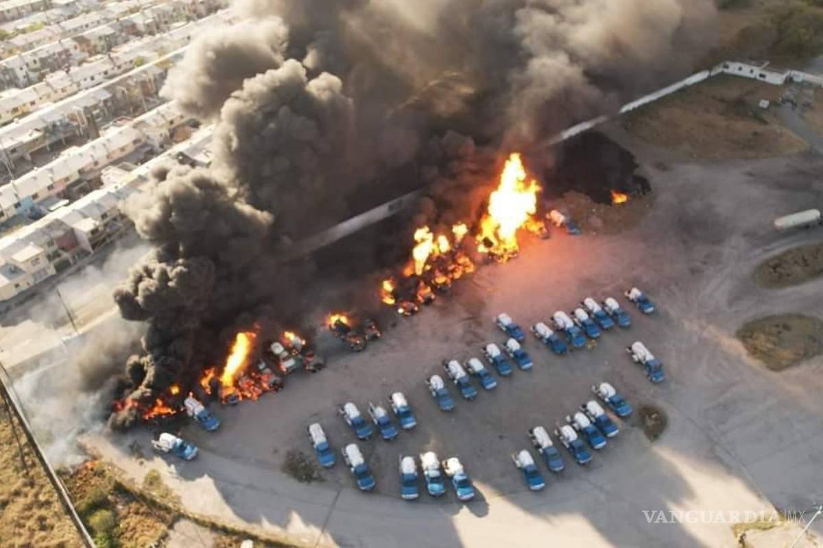 Se incendia gasera en San Nicolás, NL; arden 16 pipas