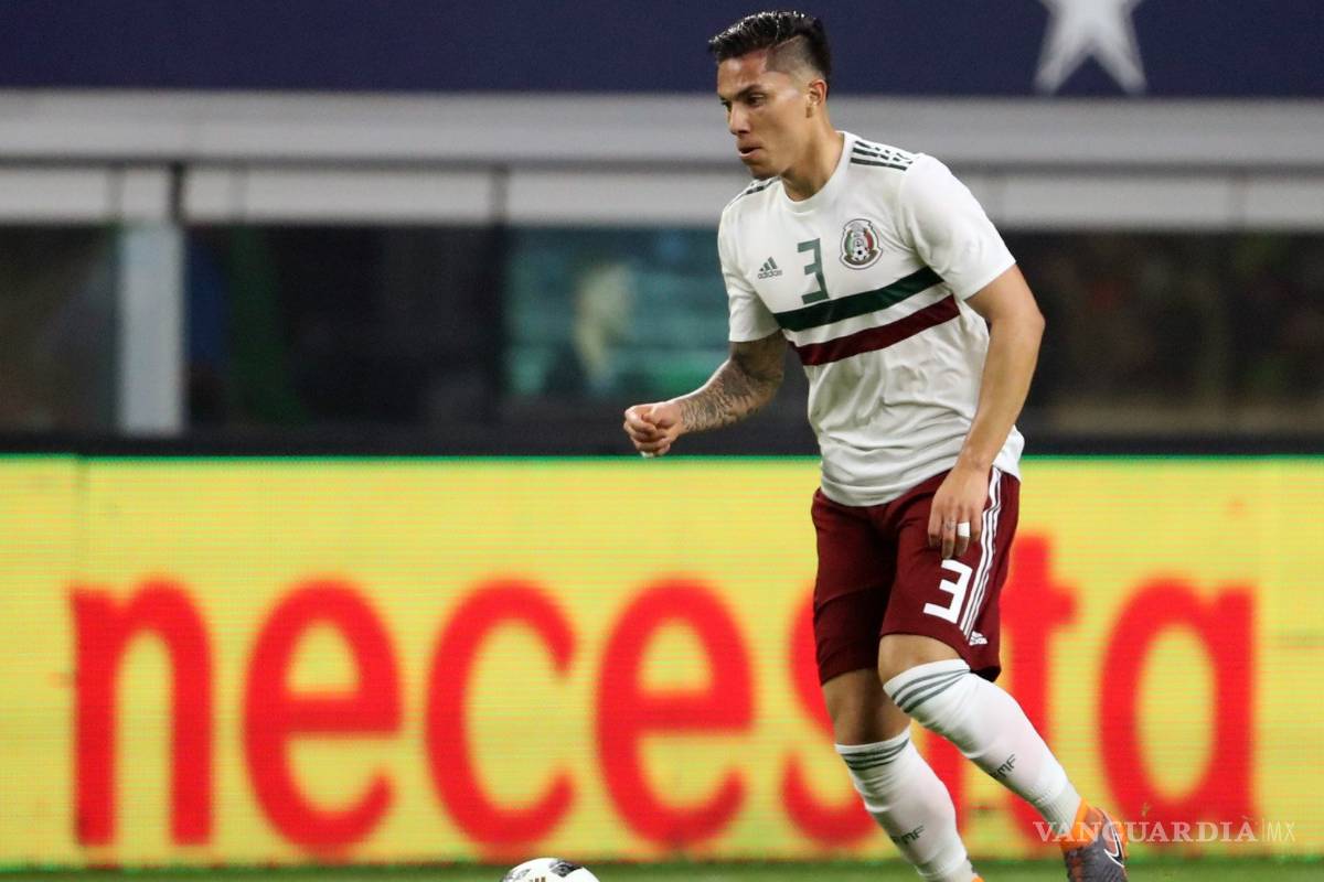 Siguen las malas noticias para Carlos Salcedo, no se quedaría en el Eintracht Frankfurt