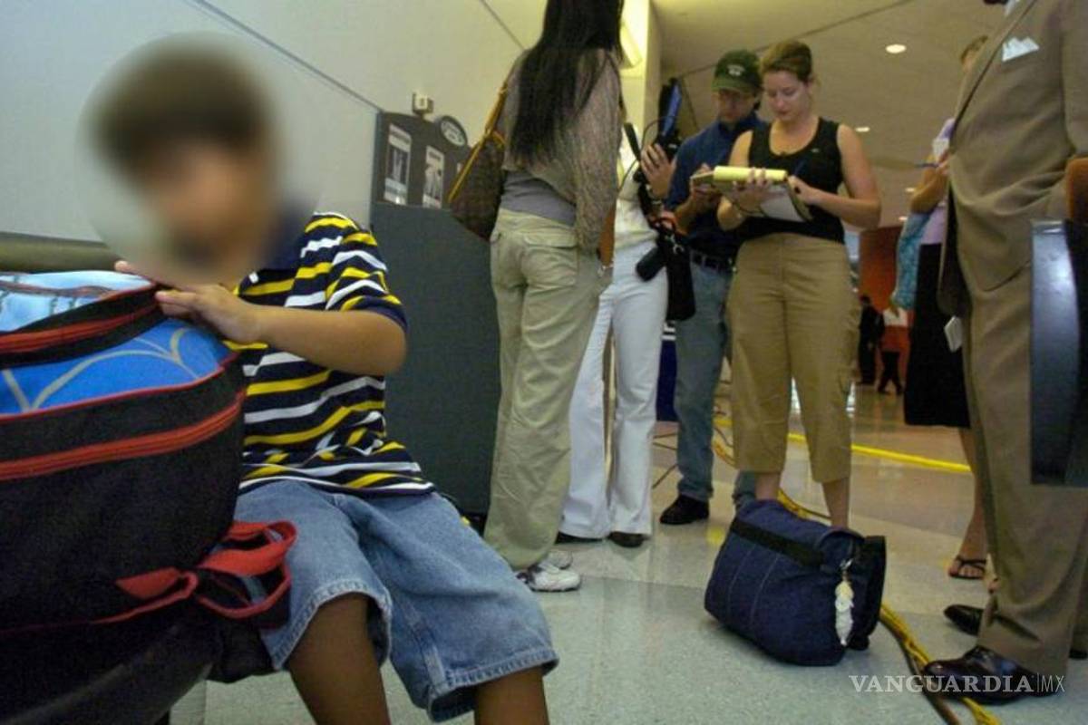 Un niño de 8 años lleva 9 días detenido solo en un aeropuerto de París