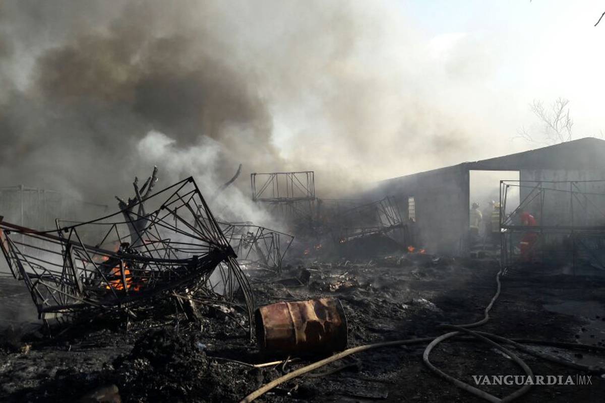 Incendio en recicladora de Pesquería, Nuevo León, provoca alarma