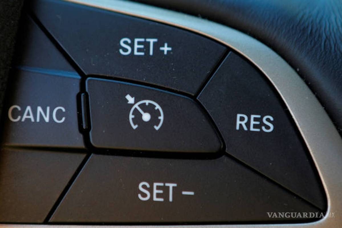 Fiat Chrysler llama a revisión a 120 mil autos en México