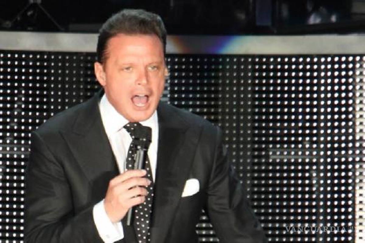 Luis Miguel es abucheado por sus fanáticos en pleno concierto en el Auditorio Nacional