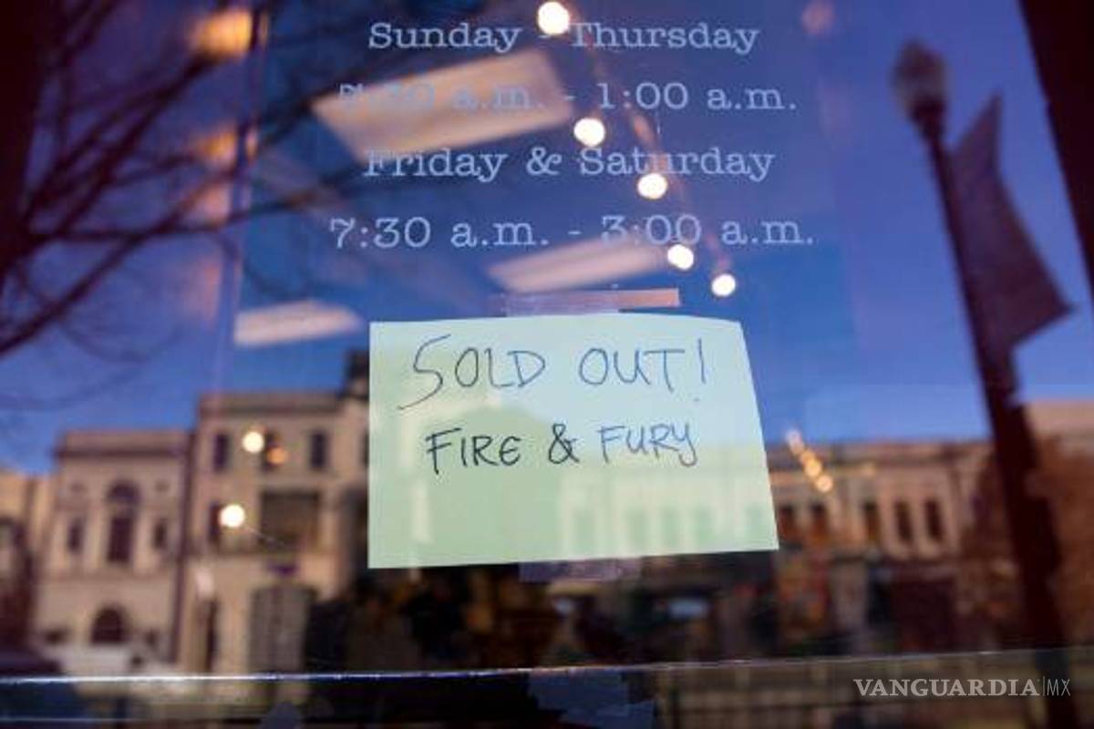 Se agota libro de Trump donde sus allegados dicen que es un imbécil