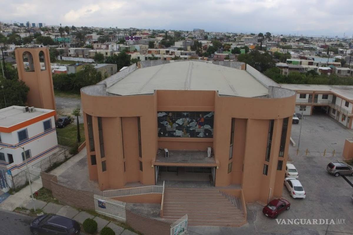 Asaltan en la puerta de una iglesia a feligreses en Monterrey