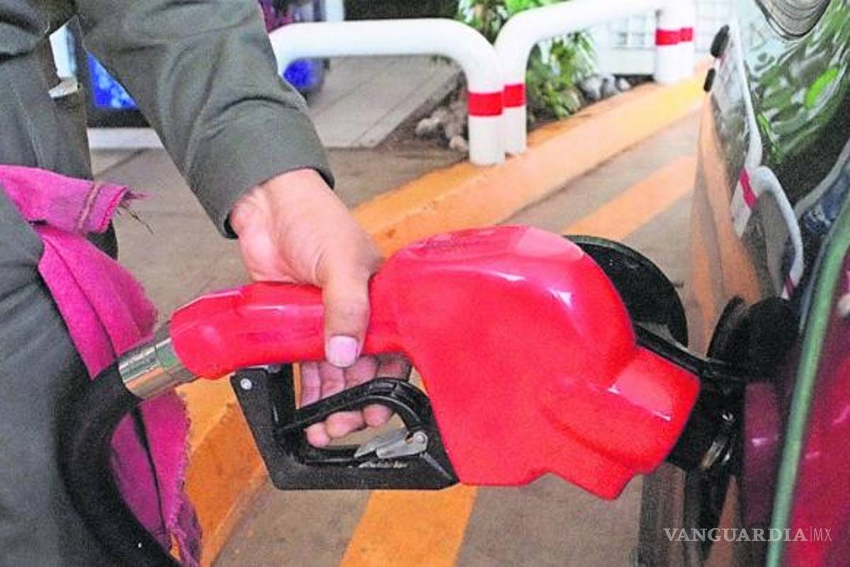 PEMEX ya no producirá gasolina premium, tendrá que importarla