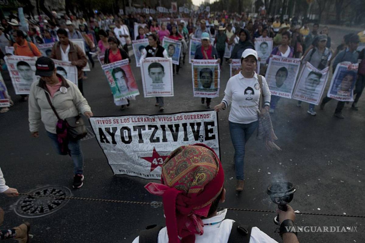 Uruguayos piden a México investigar al Ejército 3 años después de Ayotzinapa