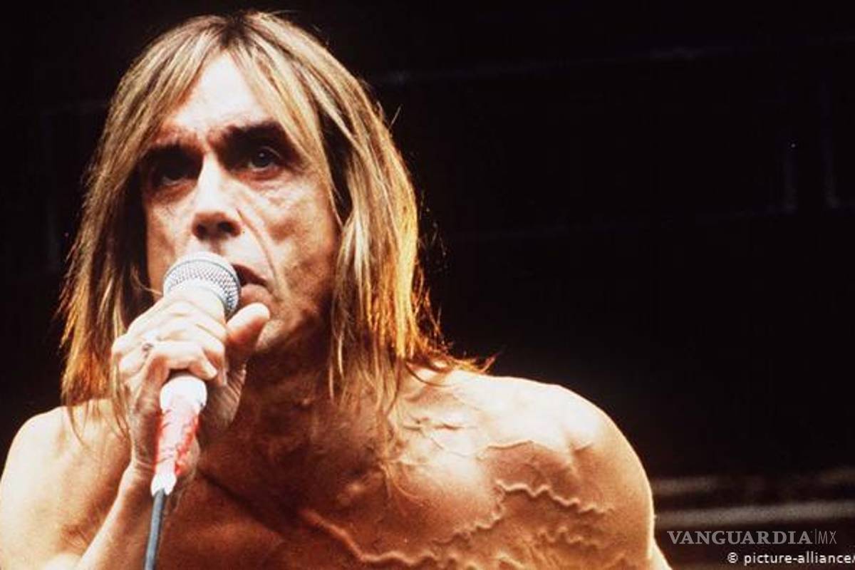 ¡Todo por servir, se acaba! Iggy Pop ahora necesita bastón para caminar