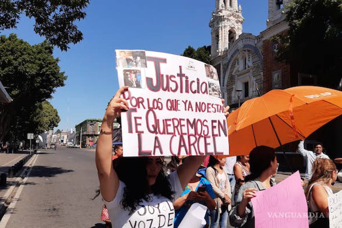 Protestan por liberación de mujer acusada de asesinar perros en Puebla