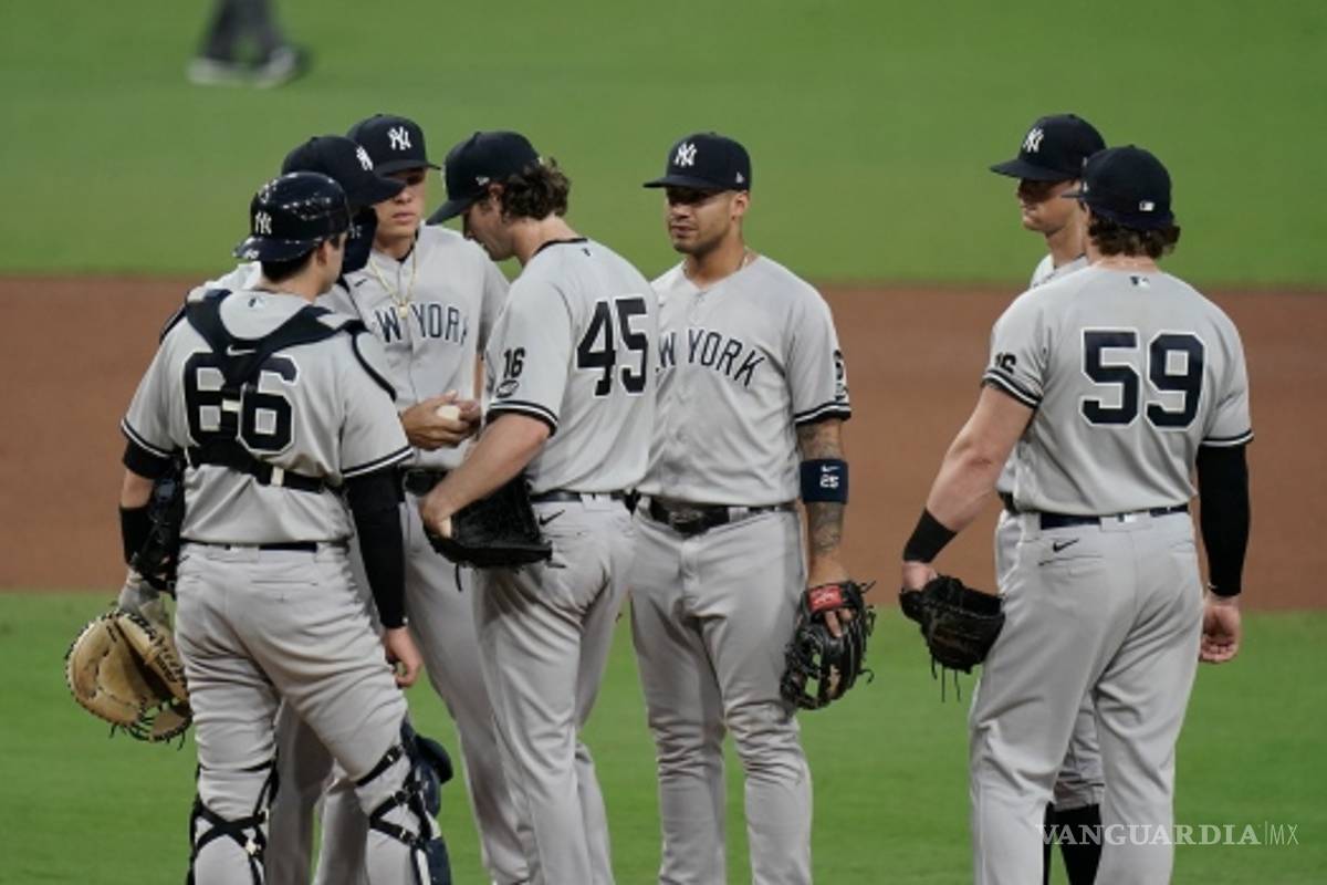 Cae por tercer año consecutivo el salario promedio de Grandes Ligas