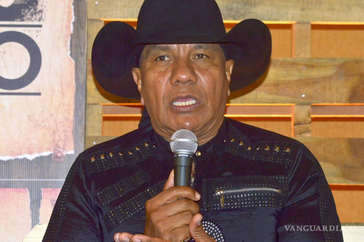 Lupe Esparza de Bronco apoya a Los ángeles Azules ante críticas por el tema &quot;17 años&quot;