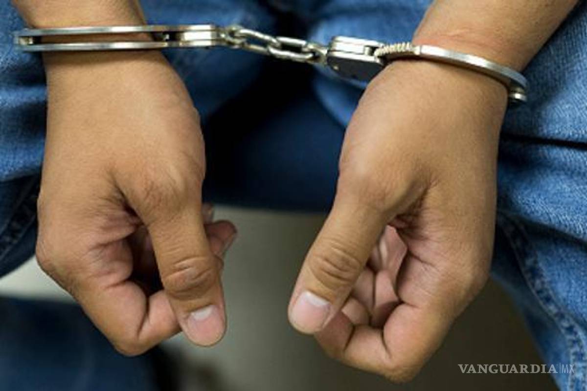 Sorprenden a hombre cuando transportaba cervezas para su venta clandestina en LEA