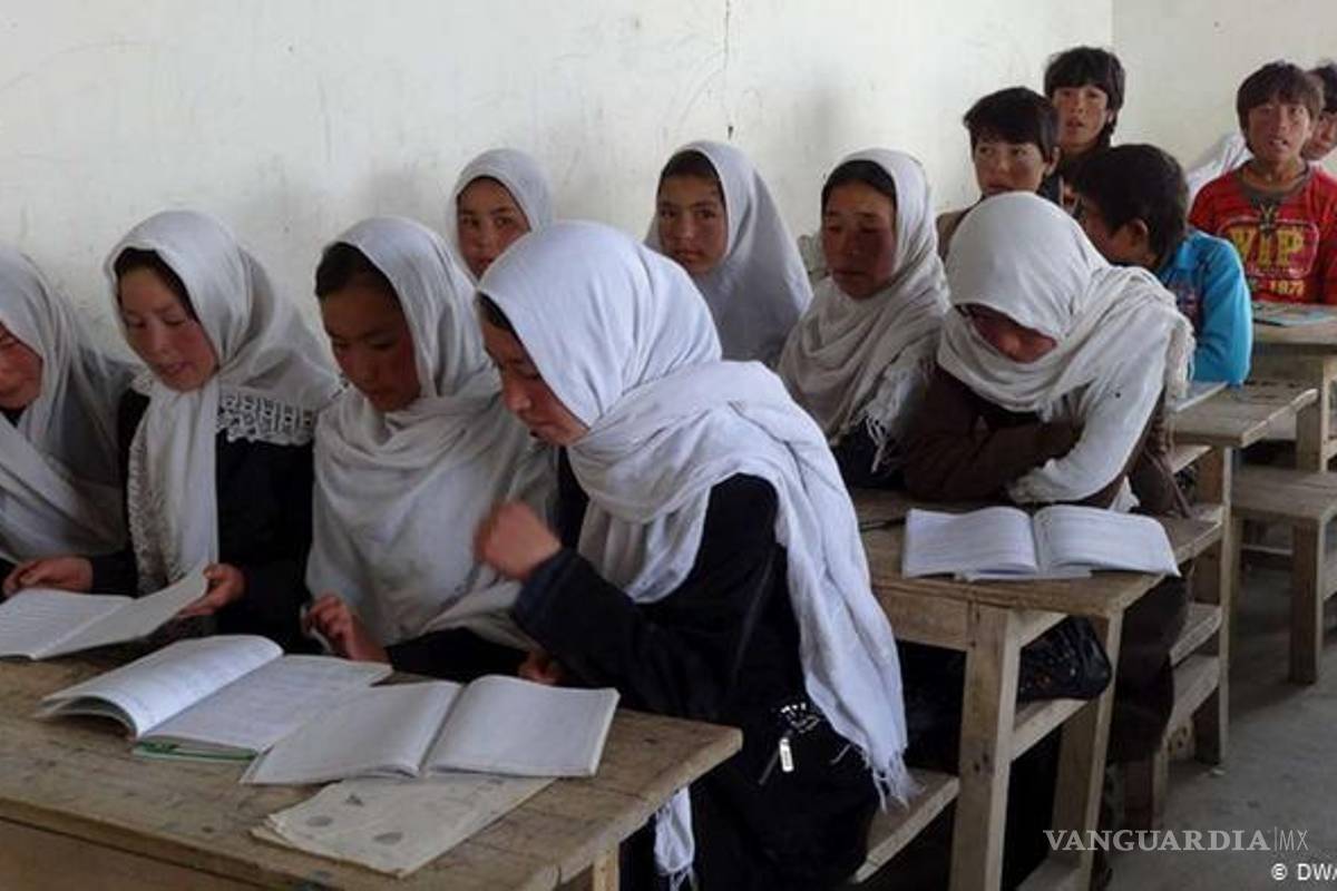 Habrá segregación por sexos en escuelas de Afganistán, confirman los talibán