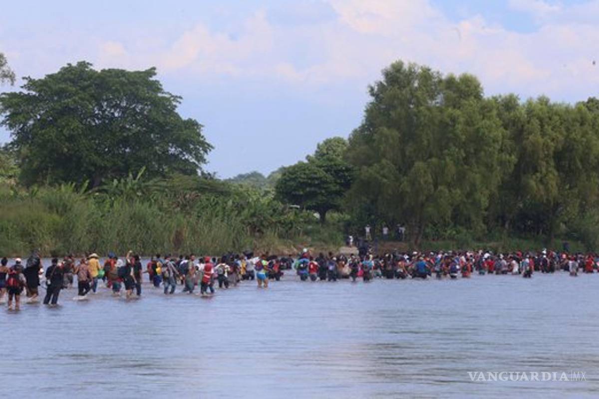 Migrantes logran cruzar el Suchiate, acuerdan tramitar refugio en México