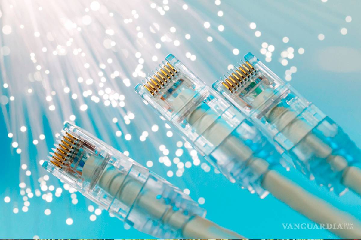 Suspende AMLO licitación de Red Troncal, quiere empezar de cero