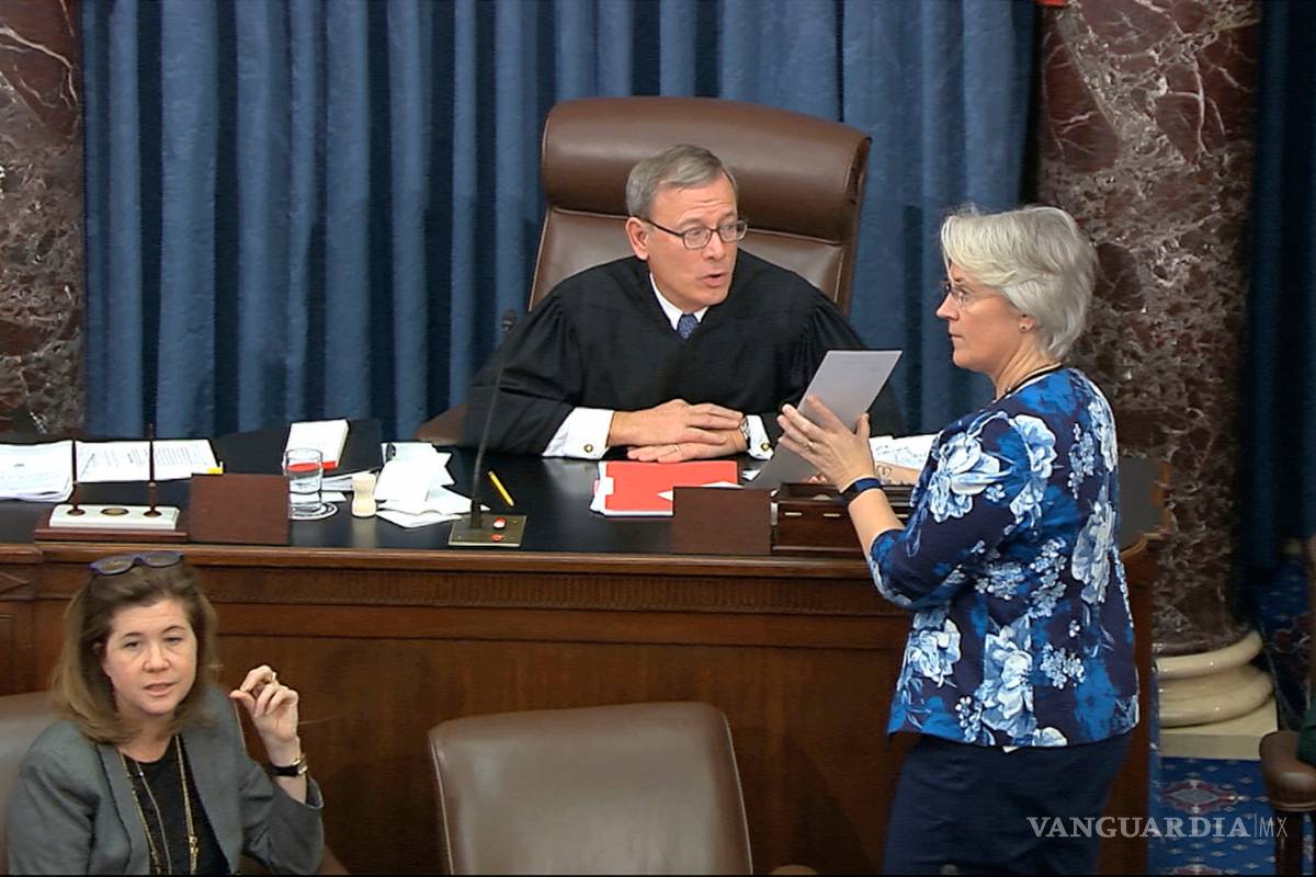 En juicio político contra Trump, juez regaña a fiscales y a defensores