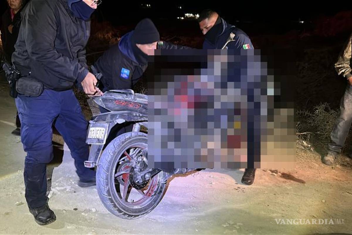 $!La motocicleta quedó siniestrada tras salirse del camino en una curva del antiguo tramo General Cepeda–Palma Gorda.
