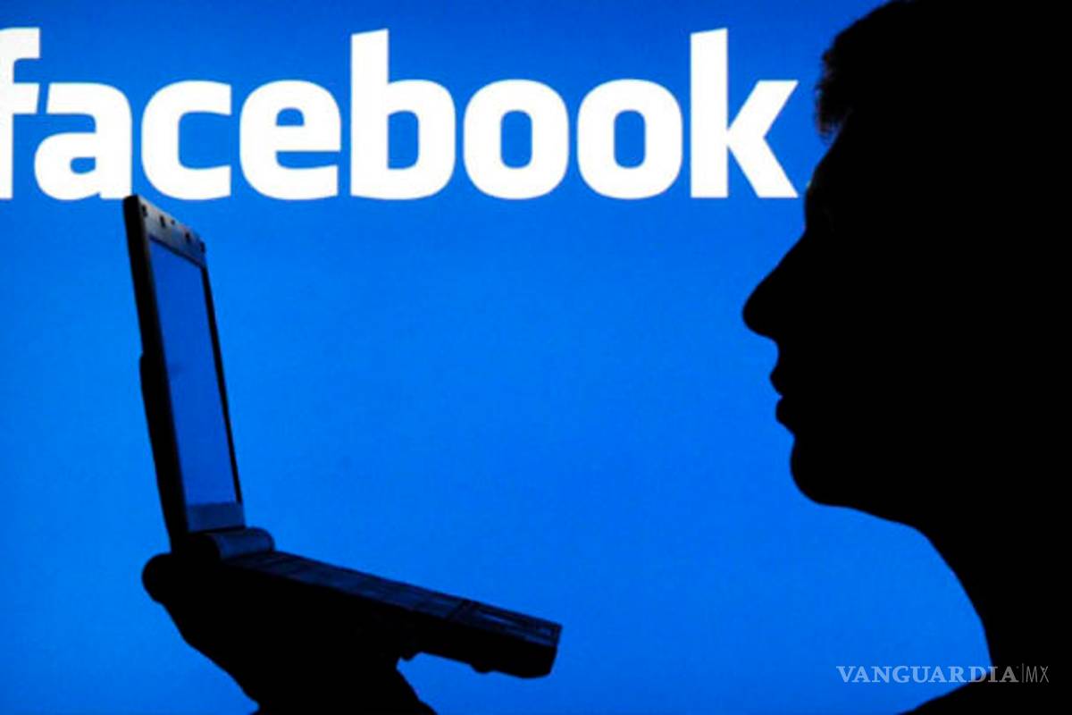 Caen acciones de Facebook por escándalo de filtración de datos en la campaña electoral de EU