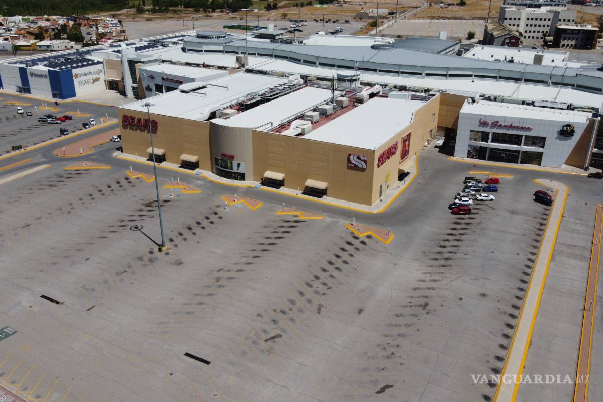 Ante alza en contagios, cierra Chihuahua centros comerciales