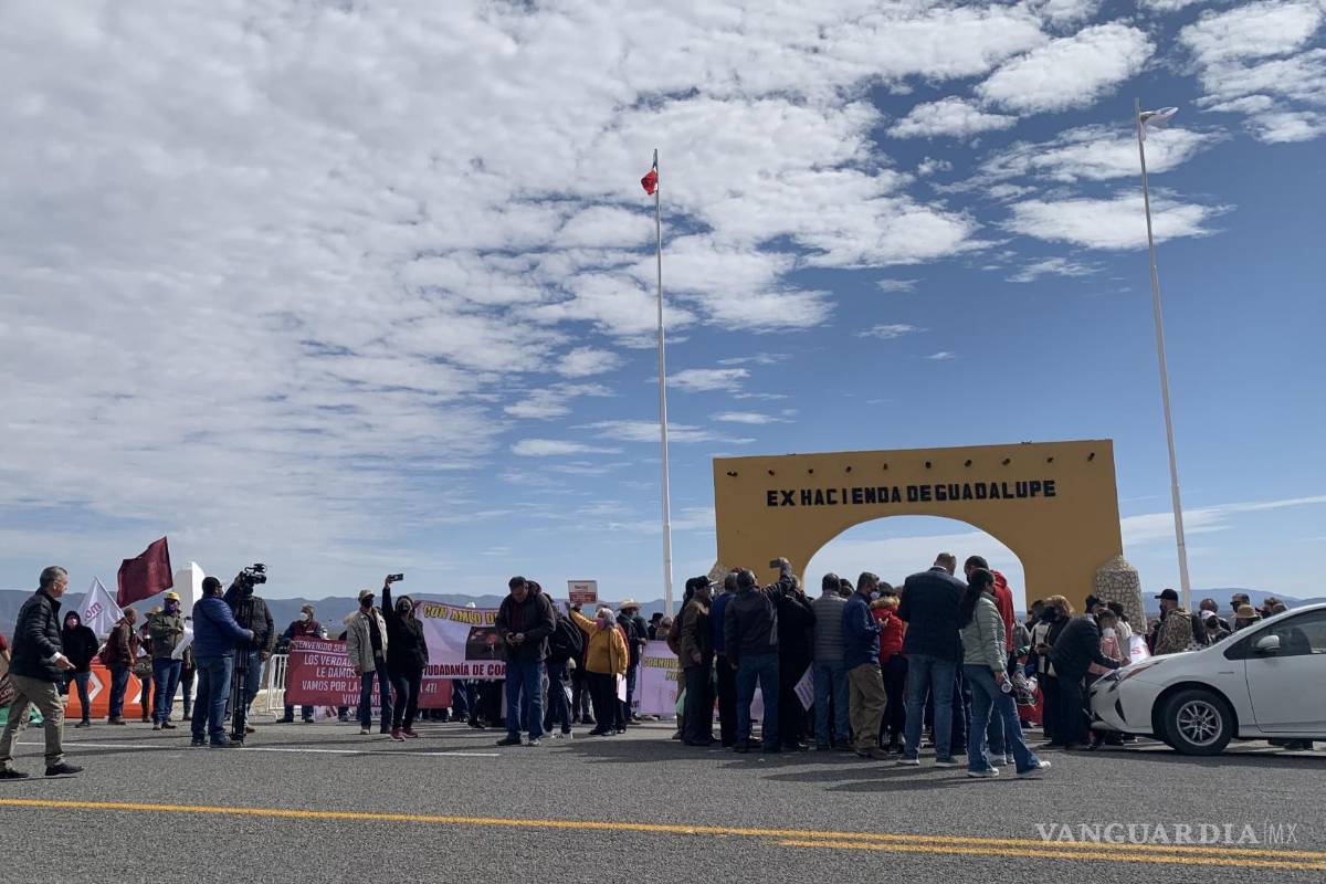 Ex docentes y ejidatarios piden a AMLO apoyo en Ramos Arizpe