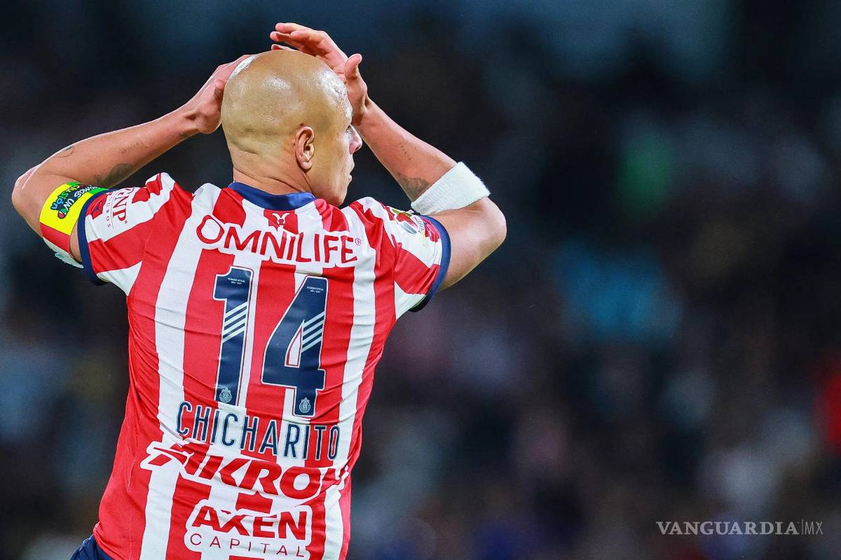 ¡Lo abandonan! Chivas y Puma se deslindan de Chicharito tras sus comentarios en Instagram