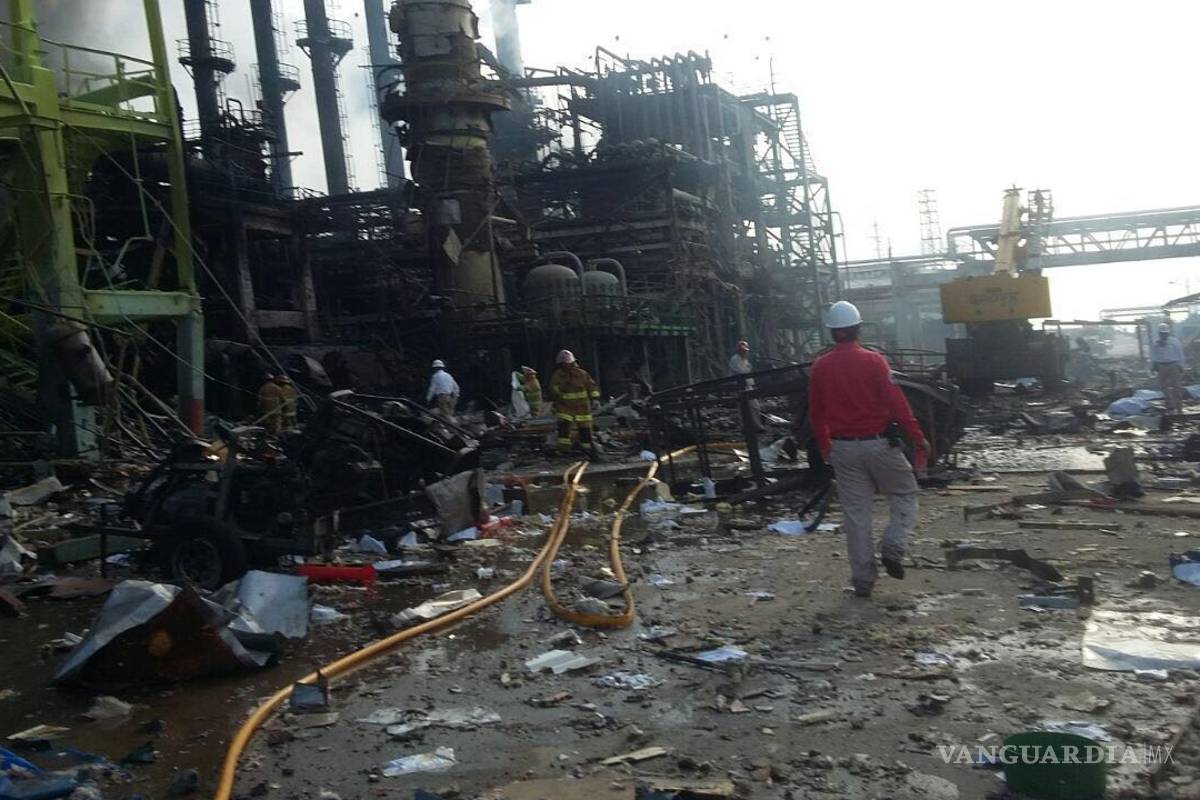 $!Explosión en planta petroquímica Pajaritos deja 3 muertos y 136 heridos (FOTOS)