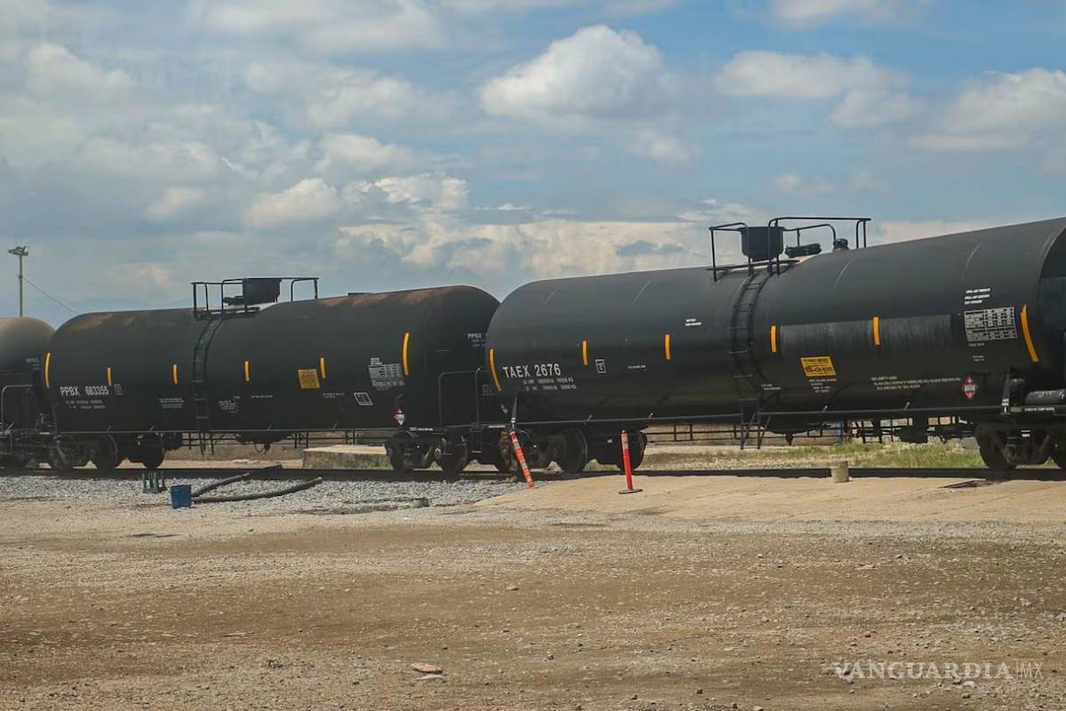 Investigan a operadores de ferrotanques asegurados por transportar huachicol