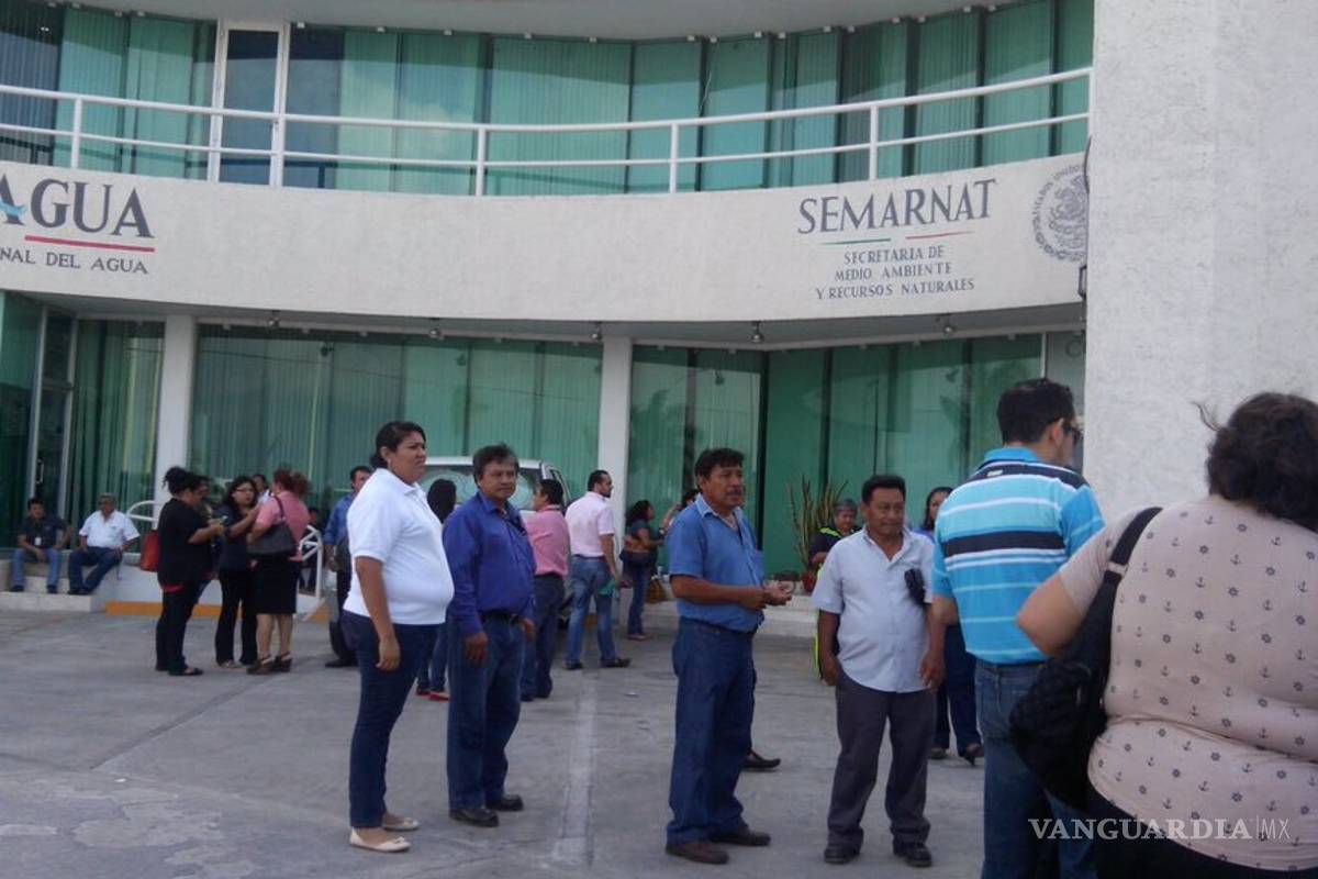 Trabajadores de Semarnat llaman a paro por despidos