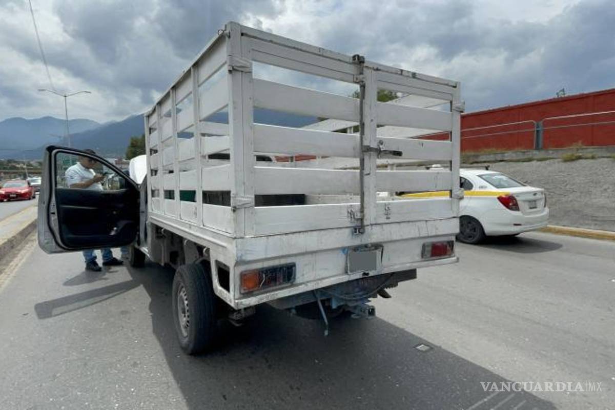 $!El percance ocurrió sobre el periférico Luis Echeverría, a la altura de un centro comercial, la mañana de este lunes.